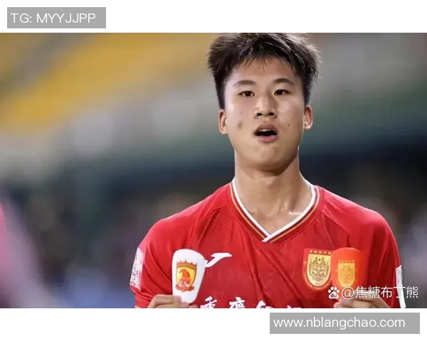 重庆足球队实力变革引发热议球迷期待新篇章的崛起与挑战